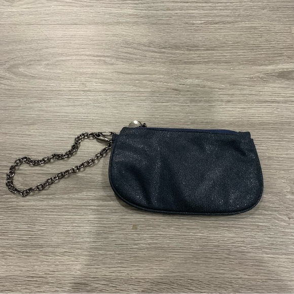 Handbags - AVAIL UNTIL 12/31/22 💎 Gunmetal chain and navy wristlet